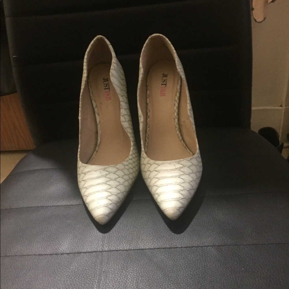 Shoes - Picture 7 of 7